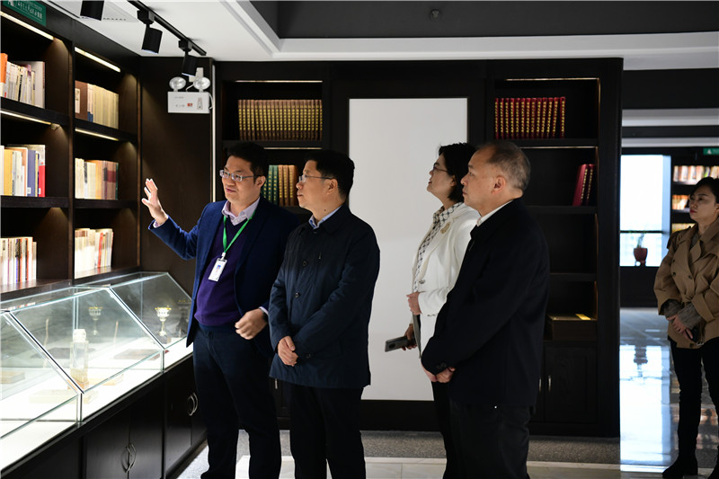 參觀(guān)社史館.jpg