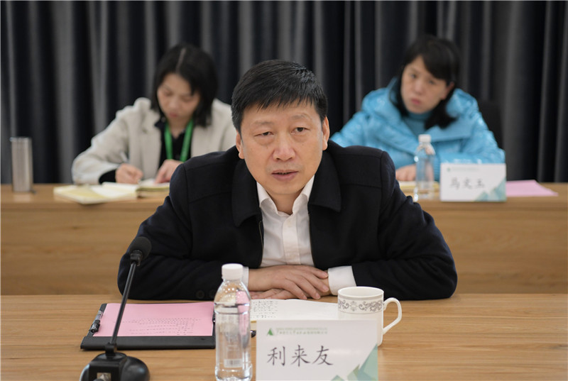 自治區黨委宣傳部部務(wù)委員利來(lái)友講話(huà).jpg