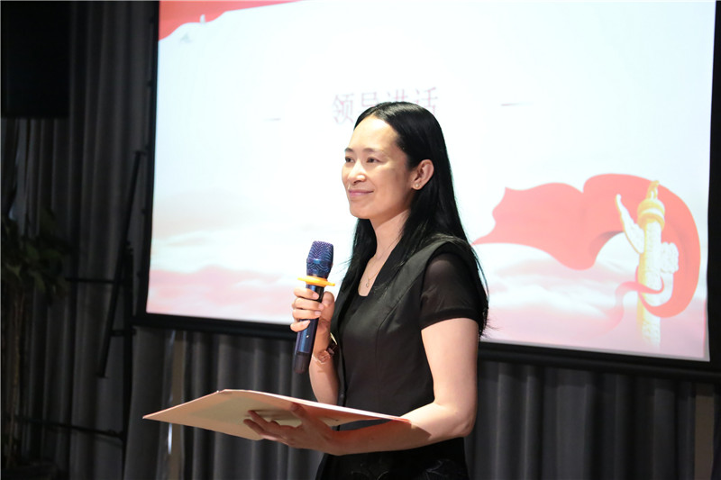 桂林市婦聯(lián)副主席李彬棠在活動(dòng)中致辭.jpg