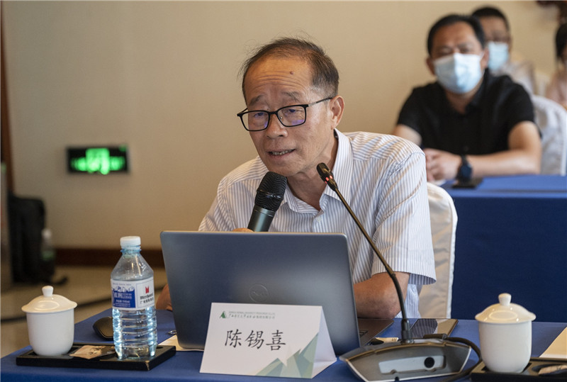 9 上海交通大學(xué)講席教授、中央馬克思主義理論研究和建設工程首席專(zhuān)家陳錫喜作主旨演講（李顯楊 攝）.jpg