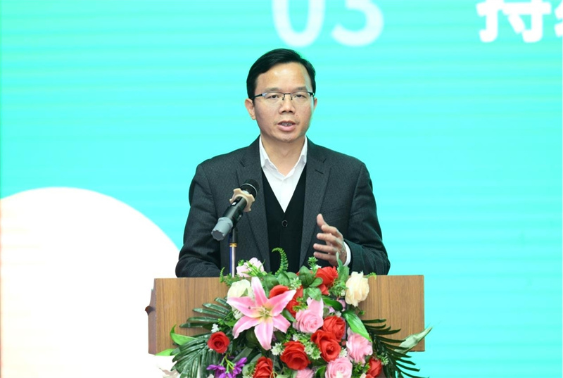 廣西師范大學(xué)出版社集團黨委副書(shū)記、總編輯湯文輝發(fā)表主題講話(huà).jpg