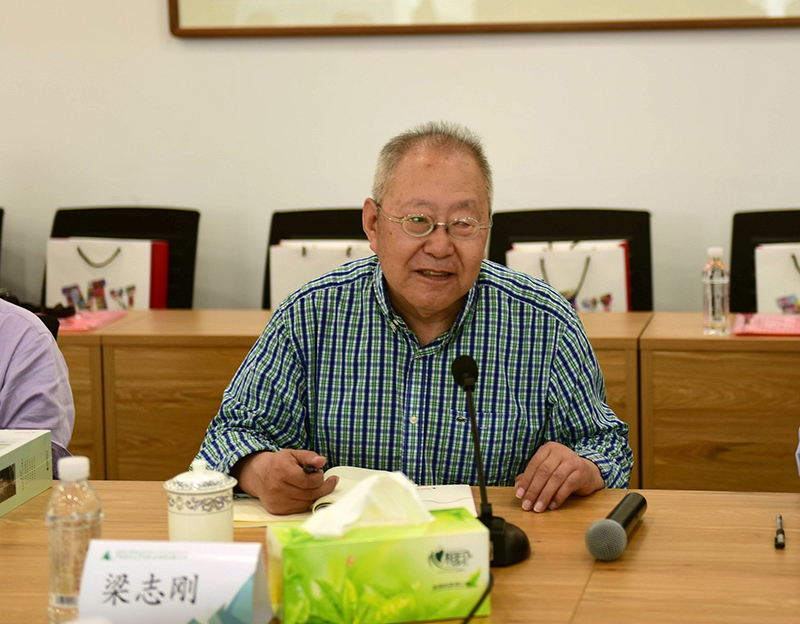 季羨林學(xué)生，北京市教育學(xué)會(huì )文化傳承與創(chuàng  )新教育研究會(huì )顧問(wèn)，曾任國家檔案局中央檔案館司長(cháng)的梁志剛先生發(fā)言（廖茹畫(huà)攝）.jpg