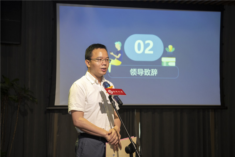 廣西師范大學(xué)出版社集團有限公司黨委副書(shū)記、總編輯湯文輝致辭（攝影：李顯楊）.jpg