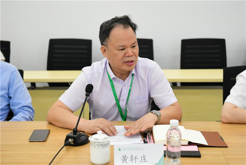 05 集團公司黨委書(shū)記、董事長(cháng)黃軒莊做工作匯報（李顯楊 攝）.jpg